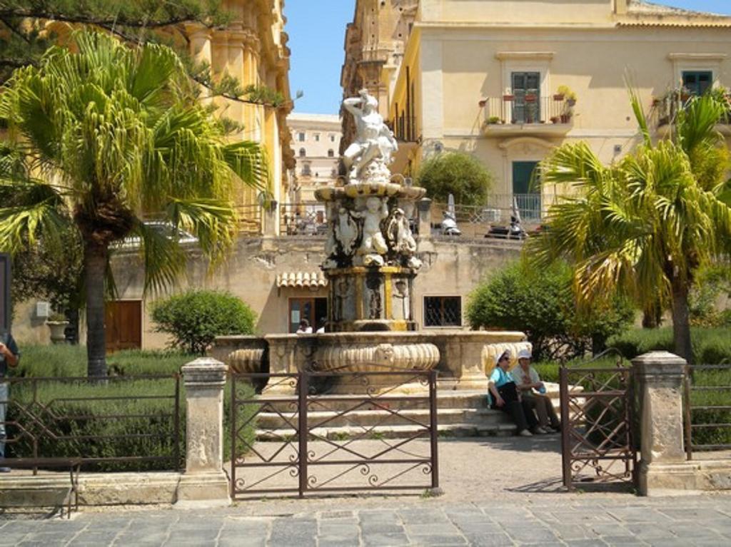 B&B Isola Del Sole Noto Exterior foto